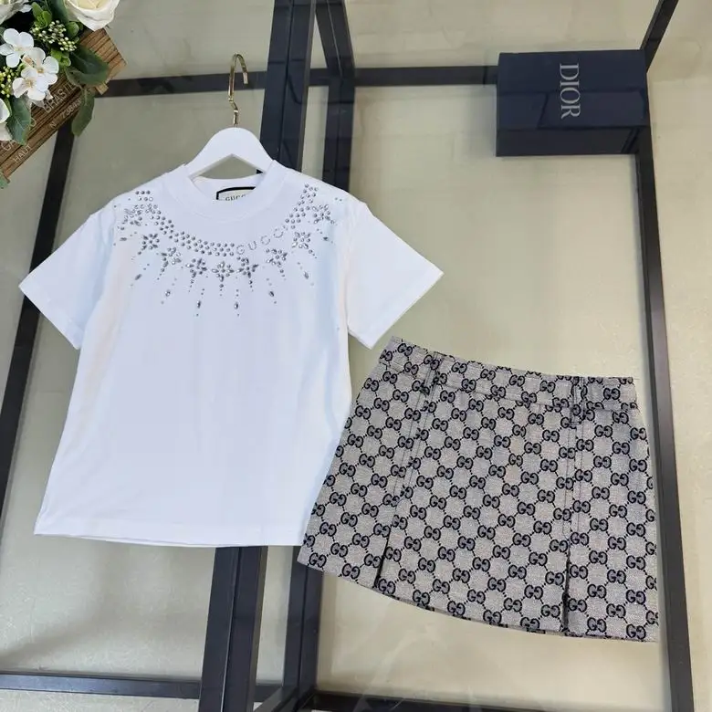 Gucci sz100-150  (1)